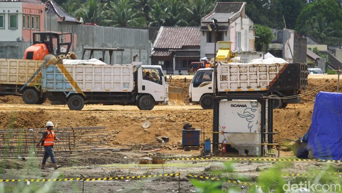 Seksi 1 ditargetkan selesai pada triwulan I 2024, kemudian Seksi 6 pada triwulan IV/2024. Tol Jogja-Bawen ditargetkan beroperasi awal 2027.