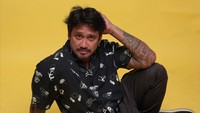 Tora Sudiro, aktor yang kerap berlakon lucu ini sukses membintangi sejumlah film layar lebar. Terbaru, ada film Miracle in Cell No. 7 bersama Vino G. Bastian, Indro Warkop, dan aktor lainnya. Foto: Instagram @t_orasudi_ro