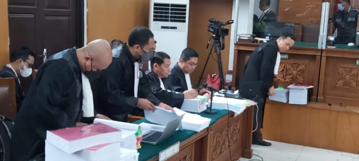 Tupukan berkas jelang sidang Bharada E (Dwi-detikcom)