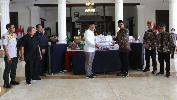 Walkot Eri beri bantuan Rp 250 juta untuk korban terdampak puting beliung Sidoarjo