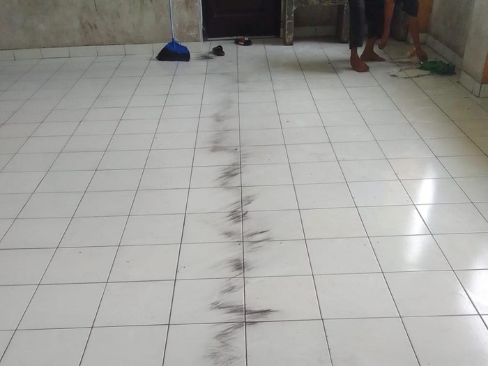 Warga Rusunawa Marunda Cilincing, Jakut kembali terdampak pencemaran debu batu bara. Hingga hari ini pencemaran masih terjadi. (dok Istimewa) Warga Rusunawa Marunda Cilincing, Jakut kembali terdampak pencemaran debu batu bara. Hingga hari ini pencemaran masih terjadi. (dok Istimewa)