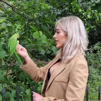 Model berambut pirang ini juga pernah menjalani Brazilian Butt Lift, prosedur bedah untuk membesarkan bokong, dilakukan dengan mentransfer lemak dari bagian tubuh lain dan memasukkannya ke bokong. Operasi plastik ini disebut salah satu pembedahan yang paling berbahaya dan mengancam nyawa. Foto: Instagram/@polish.99 dan TikTok