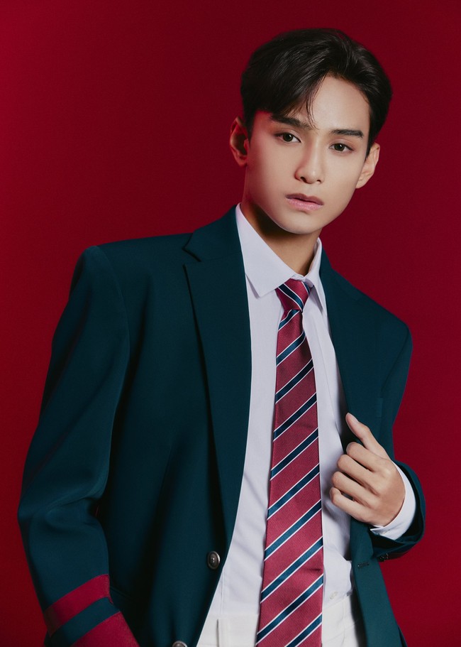 Sebelumnya pada Senin (24/10/2022), Zayyan baru dikenalkan sebagai trainee agensi One Cool Jasco, yang membentuk grup OCJ Newbies beranggotakan 17 personel. Foto: dok. Twitter @OCJNEWBIES