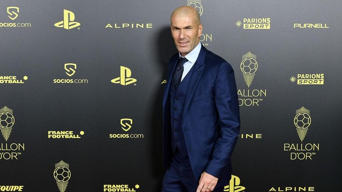 PARIS, FRANCE - OCTOBER 17: Zinedine Zidane attends the Ballon DOr photocall at Theatre Du Chatelet In Paris on October 17, 2022 in Paris, France. (Photo by Aurelien Meunier/Getty Images)
