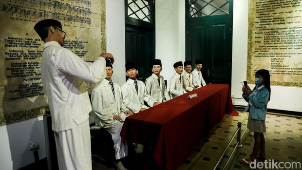 Tanggal 28 Oktober memperingati hari apa? Setiap tahun, 28 Oktober digunakan sebagai peringatan Hari Sumpah Pemuda. Simak serba-serbi peringatannya.