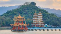 Terletak di Kota Kaohsiung, Taiwan dan dibangun sejak tahun 1684, dengan total luas area 167 meter persegi. (Dukas/Getty Images)  