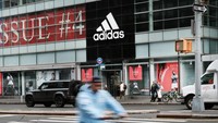 Adidas dilaporkan telah mengakhiri kemitraannya dengan artis Kayne West atau dikenal sebagai Ye. Komentar Kanye baru-baru ini terkait antisemitisme tidak bisa ditolerir Adidas. Antisemitisme sendiri merupakan sikap permusuhan atau bentuk ketidaksukaan terhadap kaum Yahudi.