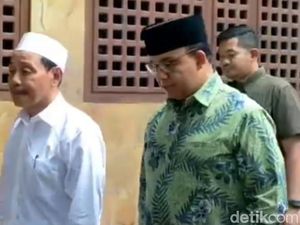 Anies Baswedan Sowan ke Ponpes Genggong Probolinggo, Bahas Apa?