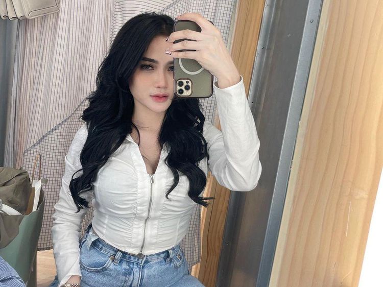 Potret Arlida Putri yang Hajar Penonton Dangdut Gegara Ditowel