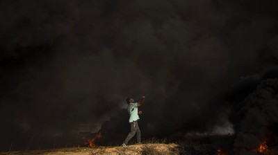 Asap Hitam Pejuang Palestina Lawan Pasukan Israel di Tepi Barat