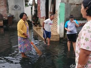 Banjir Campur Limbah Pabrik Gula Rendam Permukiman Warga di Tulungagung