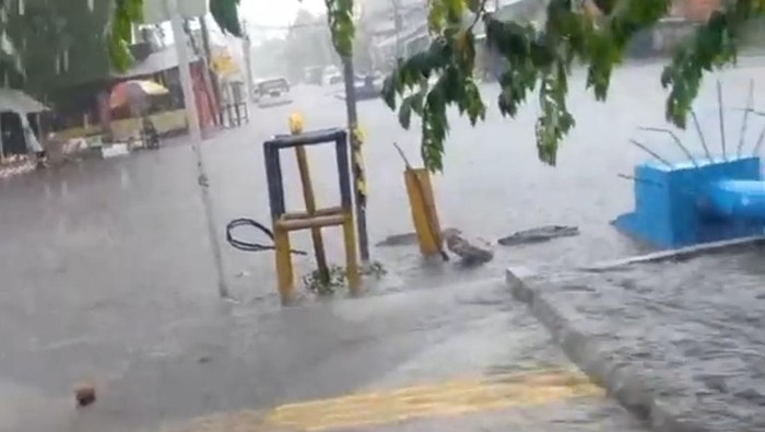 banjir di kawasan heritage gresik