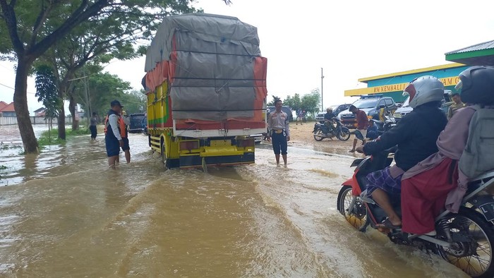 banjir di sampang rendam 4 desa, sawah dan ratusan rumah