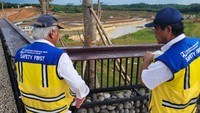 Pembangunan Bendungan Sepaku Semoi dikerjakan dengan skema kontrak tahun jamak hingga tahun 2023 senilai Rp556 miliar dengan kontraktor pelaksana PT. Brantas Abipraya- PT Sacna- dan PT. BRP (KSO).
