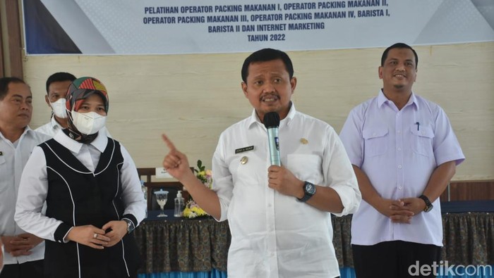 Bupati Sumedang Dony Ahmad Munir