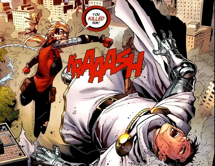 Cassie Lang di komik sebagai Stinger (dalam kostum ungu) dan Stature (dalam kostum merah-hitam).