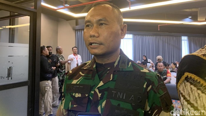 Dandim 0832 Surabaya Selatan Kolonel Kav Jacob Janes Patty
