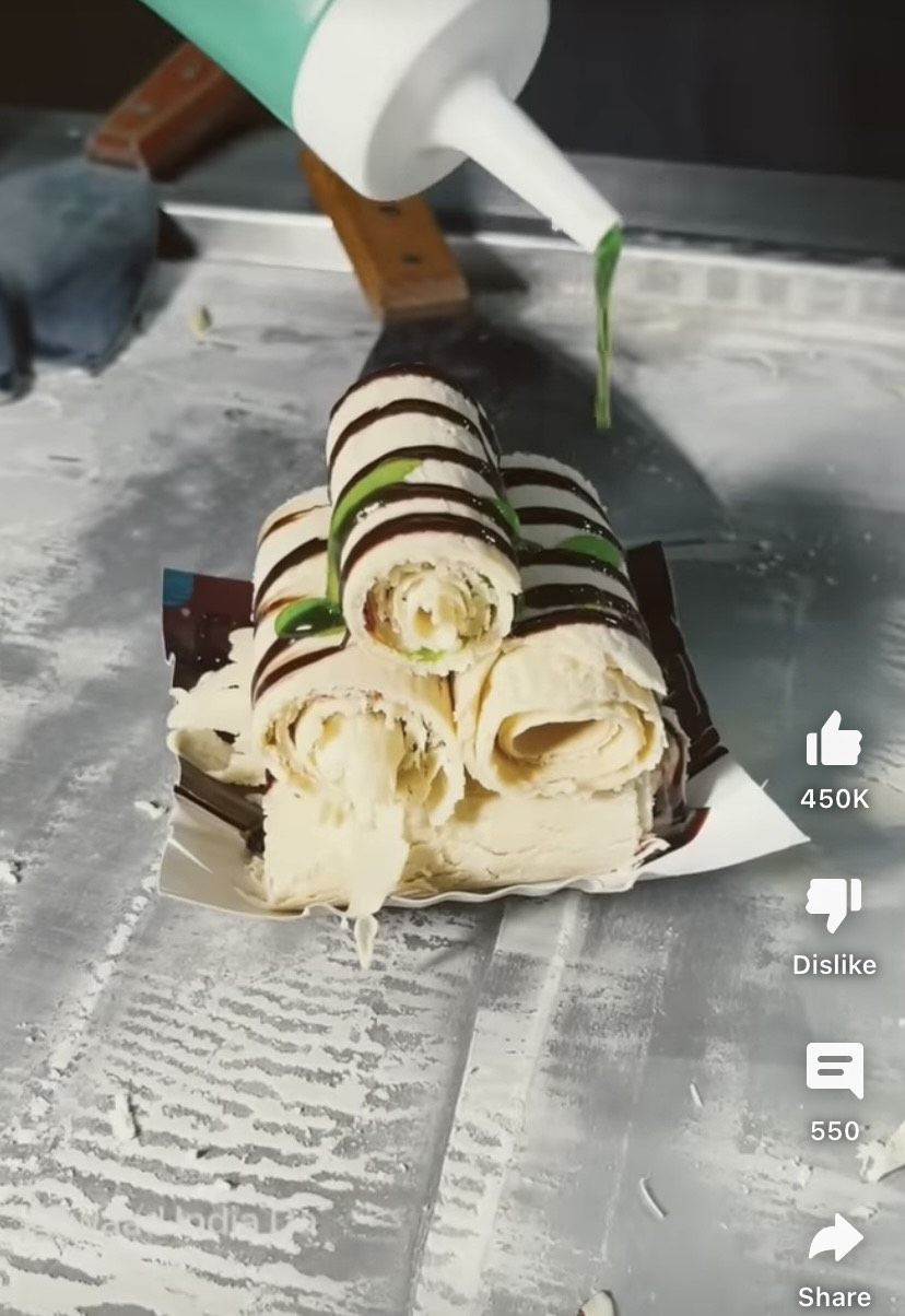 Es Krim Gulung Rasa Bir