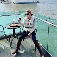 Sayangnya Femmy tidak mengungkapkan secara jelas bagian mana saja yang dilakukan operasi plastik. Namun ia berjanji setelah wajahnya pulih ia akan membuat video lengkap mengenai operasi plastiknya itu. Foto: Instagram/@femmypermatasari