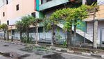Bak Film Zombie, Ini Penampakan Gedung Eks Ramayana Koja yang Terbengkalai