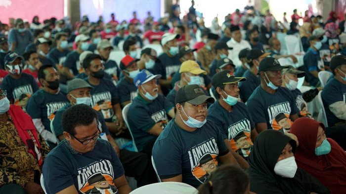Giliran Nelayan Banyuwangi yang Deklarasi LaNyalla Capres 2024 Perhelatan menuju pilpres 2024 semakin hangat, berbagai kandidat terus bermunculan. Kali ini giliran nelayan yang mendukung LaNyalla ikut kontestasi di Pilpres 2024.