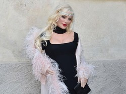 Kisah Bintang Porno yang Jadi Anggota DPR Dengan Kampanye Pamer Dada