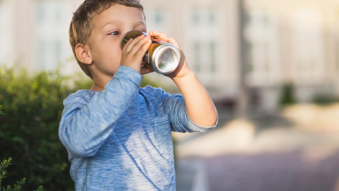 Ini Alasan Kenapa Anak Kecil Tak Boleh Diberi Minuman Kopi