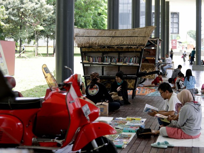 Pustaka Bergerak. Acara ini merupakan rangkaian Jakarta Indonesia Literary Festival (JILF) yang berlangsung 22 Oktober-26 Oktober. 
(Foto : Eva Tobing)