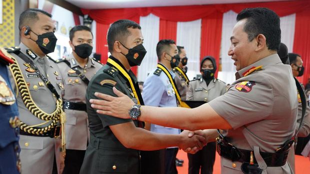 Kapolri Jenderal Listyo Sigit Prabowo menghadiri penutupan pendidikan Sespimti Dikreg ke-31 dan Sespimmen Dikreg ke-62 Tahun 2022 di Lembang, Jawa Barat, Selasa (25/10/2022).