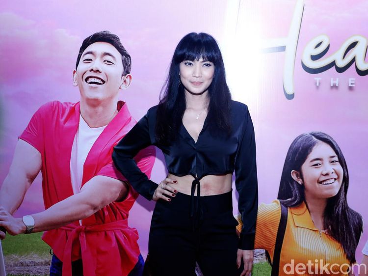 Penampilan Kinaryosih yang Kian Seksi di Usia 40-an