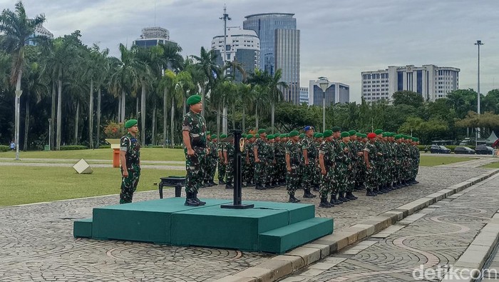 KSAD Jenderal Dudung Abdurachman Pimpin Apel Gelar Pasukan di Monas