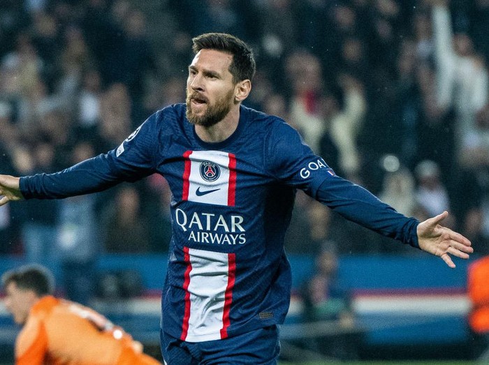 PARIS, FRANCE - OCTOBER 25: Lionel Messi of Paris Saint-Germain celebrates after scoring opening goal during the UEFA Champions League group H match between Paris Saint-Germain and Maccabi Haifa FC at Parc des Princes on October 25, 2022 in Paris, France. (Photo by Sebastian Frej/MB Media/Getty Images)