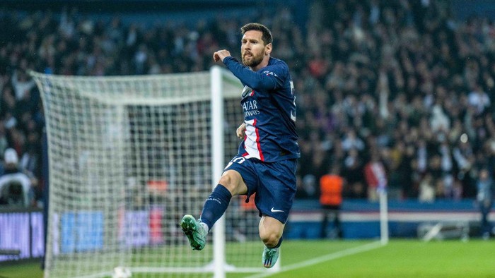 PARIS, FRANCE - OCTOBER 25: Lionel Messi of Paris Saint-Germain celebrates after scoring opening goal during the UEFA Champions League group H match between Paris Saint-Germain and Maccabi Haifa FC at Parc des Princes on October 25, 2022 in Paris, France. (Photo by Sebastian Frej/MB Media/Getty Images)