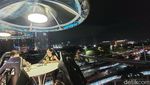 Foto: Sensasi Makan Digantung di Langit Jakarta, Ngilu tapi Seru!