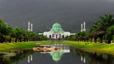 7 Potret Masjid Unik dan Bersejarah di Indonesia