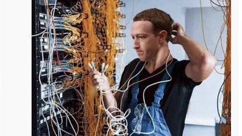 Mark Zuckerberg lagi memperbaiki server WhatsApp. Foto: Twitter
