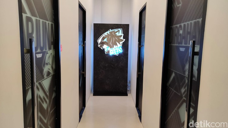Mengintip Markas Besar Evos Esports, Ada di dalam Mall Evos Esports