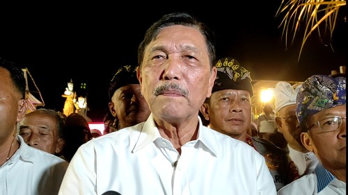 Menko Marves Luhut Binsar Pandjaitan usai mengikuti doa bersama di Peninsula Island, Kawasan The Nusa Dua, Kabupaten Badung, Rabu (26/10/2022). (I Wayan Sui Suadnyana/detikBali)