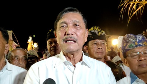 Menko Marves Luhut Binsar Panjaitan usai mengikuti doa bersama di Peninsula Island, Kawasan The Nusa Dua, Kabupaten Badung, Rabu (26/10/2022). (I Wayan Sui Suadnyana/detikBali)