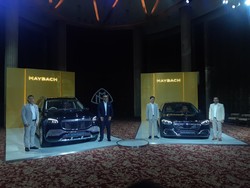Keuda model mobil ini sudah ludes terjual, Mercedes-Maybach GLS ditawarkan dengan rekomendasi harga off the road senilai Rp 6.520.000.000 dan Rp 5.905.000.000 untuk the new Mercedes-Maybach S-Class. Foto: Ridwan Arifin/detikOto