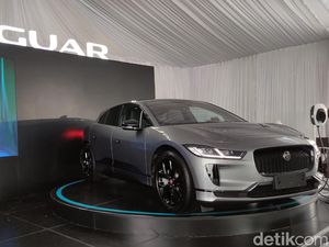 Jaguar Klaim Mobil Listrik I-Pace Lebih Bagus dari Tesla