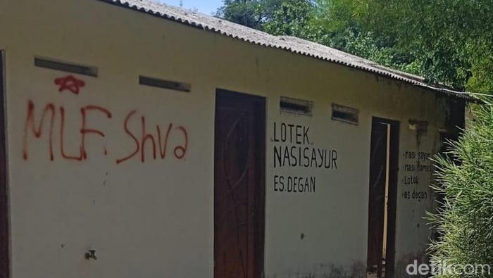 Objek Wisata Mata Air Cokro Klaten kondisinya tak terawat dan jadi sasaran vandalisme. Foto diambil, Rabu (26/10/2022).