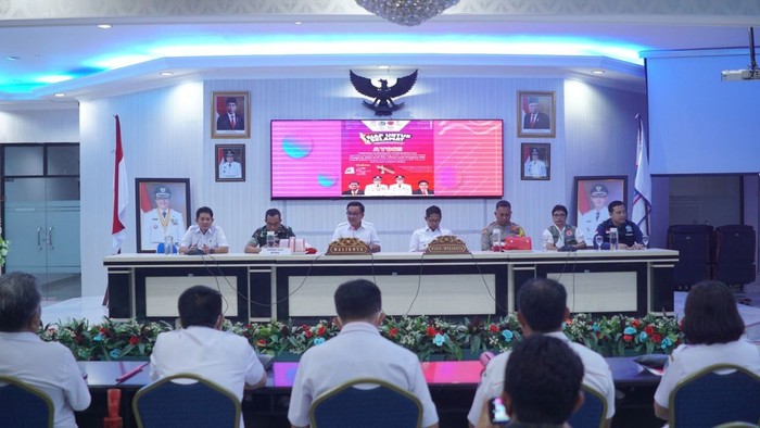 Pemerintah Kota Bitung menggelar kegiatan penekanan sirine secara simbolis untuk aktivasi sistem peringatan dini tsunami.