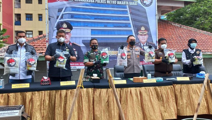 Pemusnahan barnag bukti narkoba di Polres Jakbar