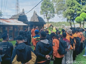 Keluarga Panggil Paranormal Cari Peritual Kediri yang Hilang di Gunung Lawu