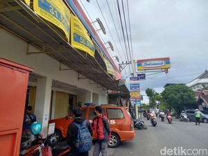 Minimarket di Baturan Karanganyar Disatroni Maling, ATM Dirusak