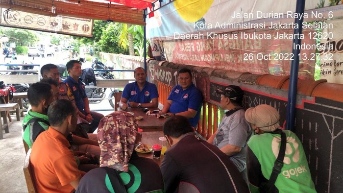 Polres Metro Jaksel memberikan edukasi kepada tukang ojek agar tidak terjebak menjadi kurir narkoba