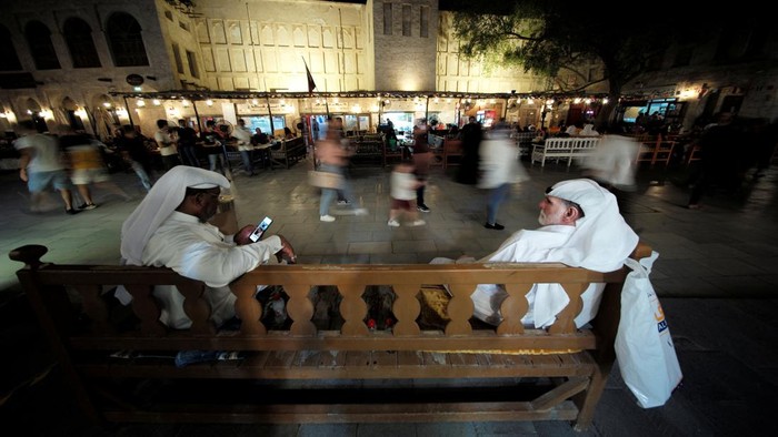 Soccer Football - FIFA World Cup Qatar 2022 Preview - Doha, Qatar - October 23, 2022  People are seen at Souq Waqif  REUTERS/Hamad I Mohammed