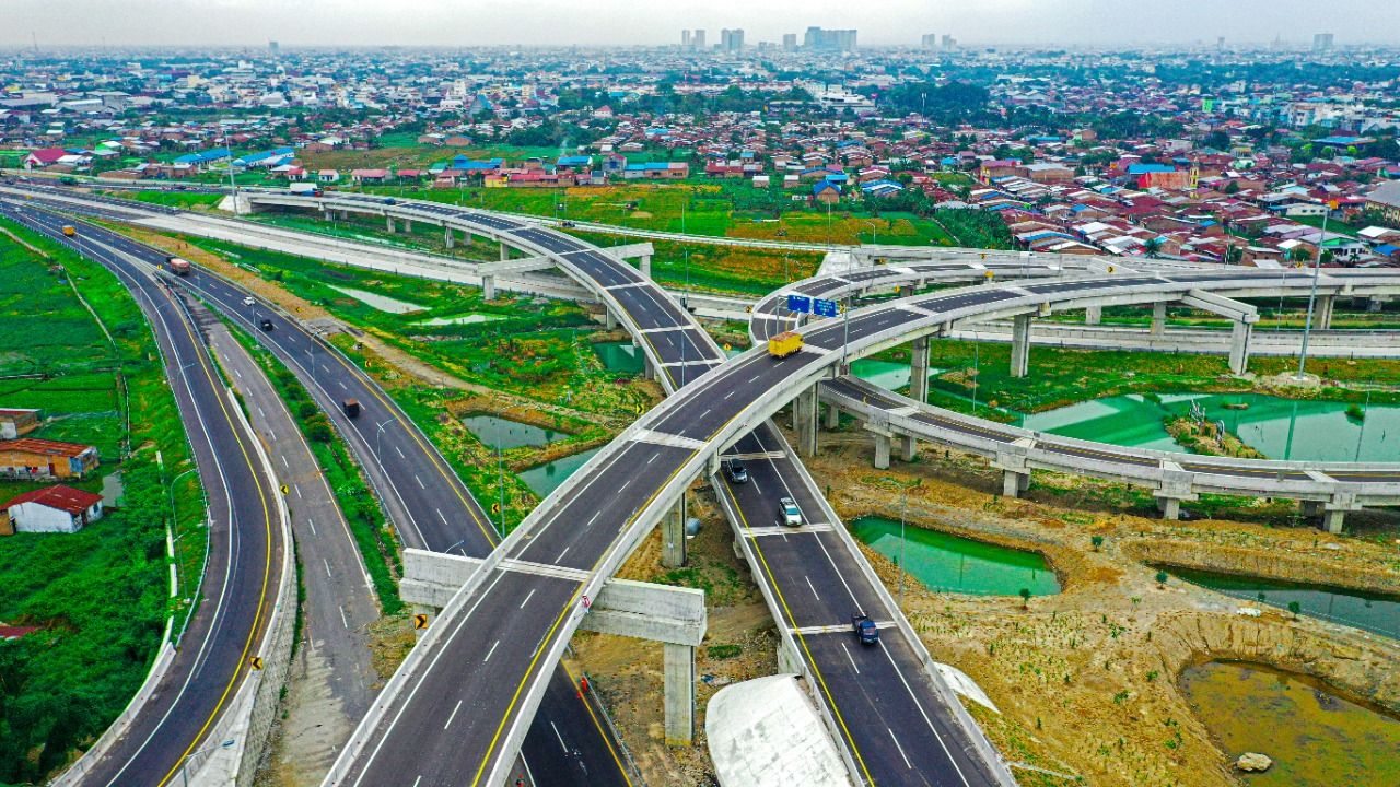 PT Hutama Karya terus menggenjot pembangunan Jalan Tol Trans Sumatera (JTTS). Perusahaan telah melakukan pembangunan JTTS tahap I sepanjang 1.064 km.