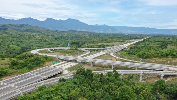 PT Hutama Karya terus menggenjot pembangunan Jalan Tol Trans Sumatera (JTTS). Perusahaan telah melakukan pembangunan JTTS tahap I sepanjang 1.064 km.